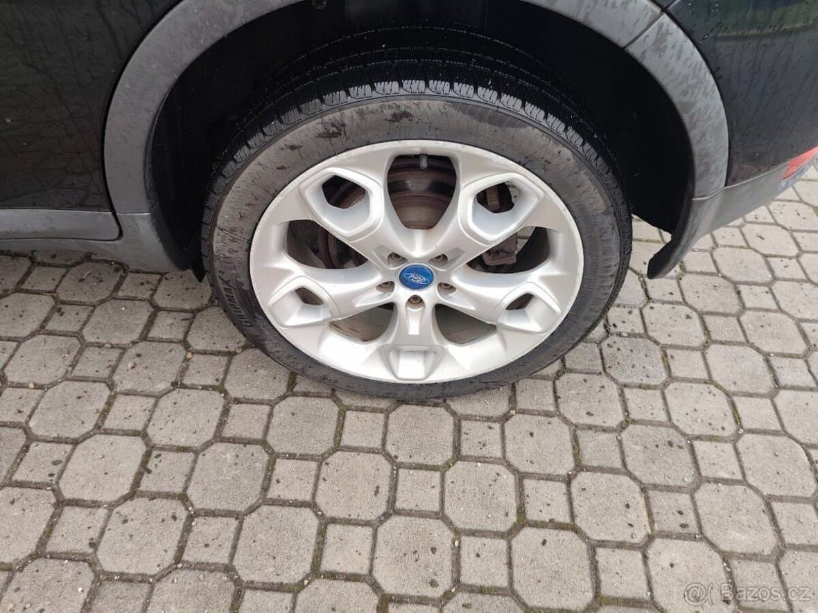 2010 Ford KUGA - 18