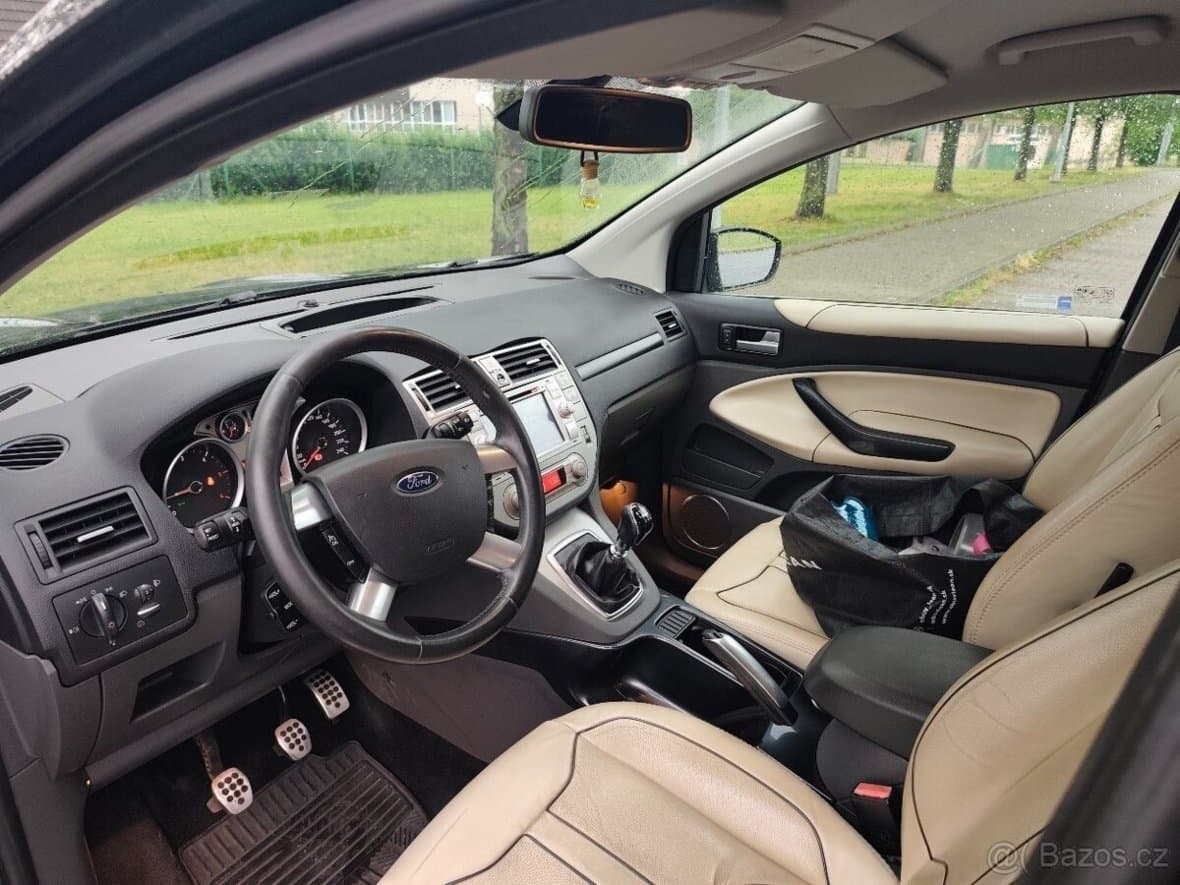 2010 Ford KUGA - 19
