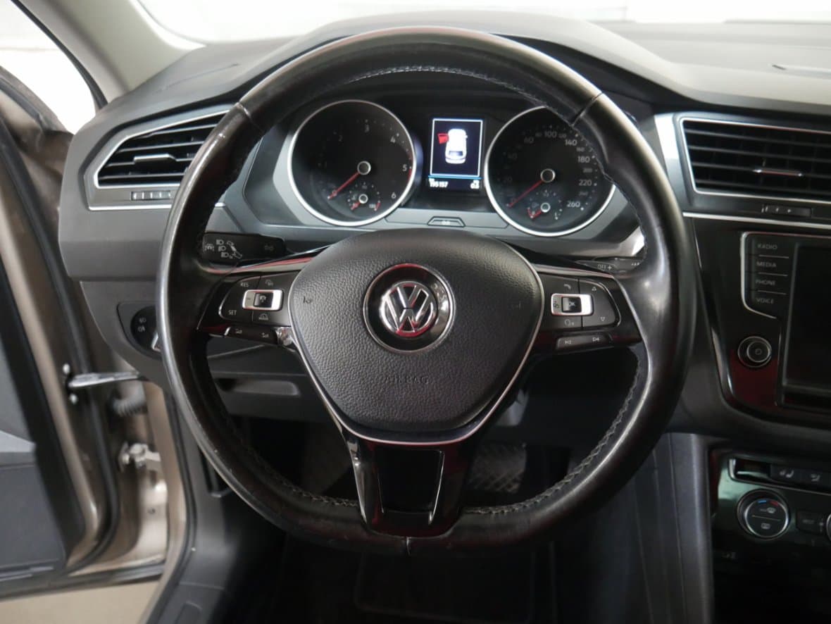 2017 Volkswagen TIGUAN - 12