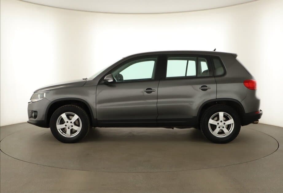 2012 Volkswagen TIGUAN - 4