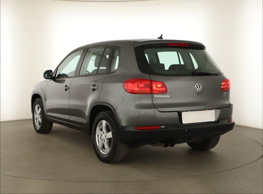 2012 Volkswagen TIGUAN - 5