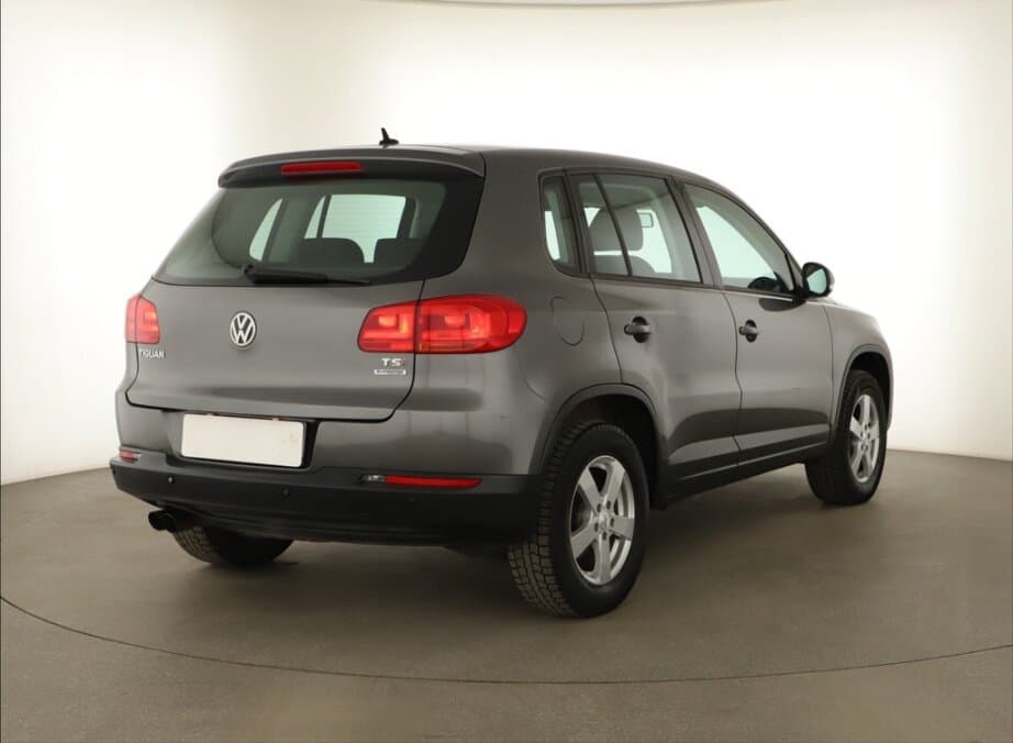 2012 Volkswagen TIGUAN - 7