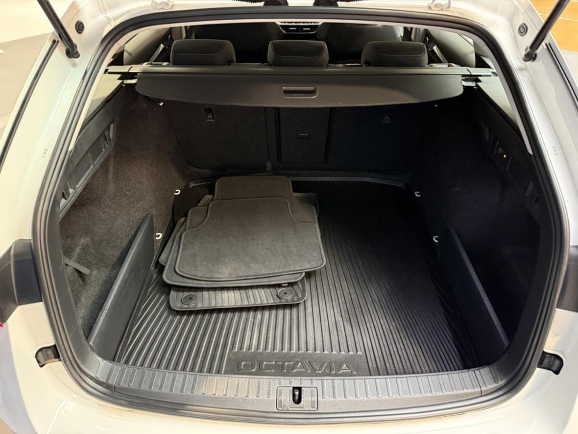 2021 Škoda Octavia - 12