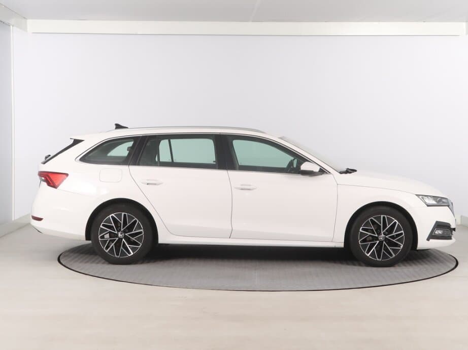 2021 Škoda OCTAVIA - 8