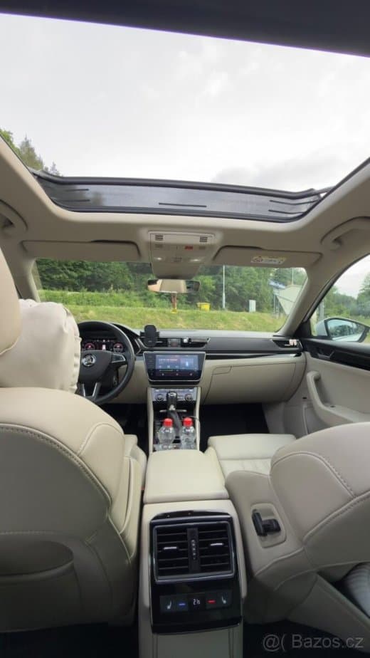 2019 Škoda SUPERB - 11
