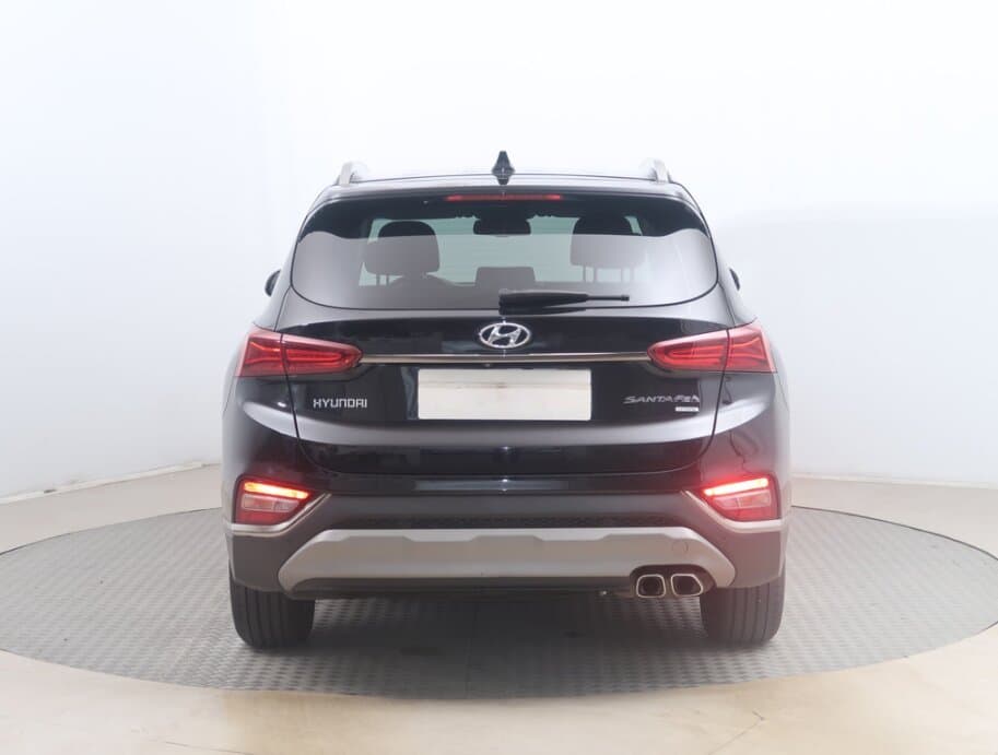 2019 Hyundai SANTA FE - 11