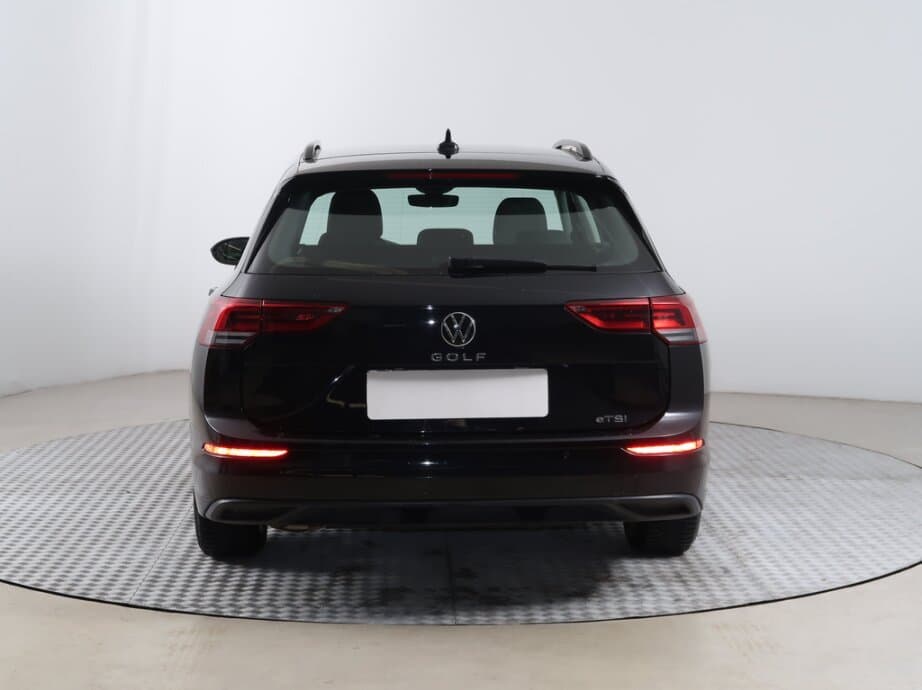 2022 Volkswagen GOLF - 11