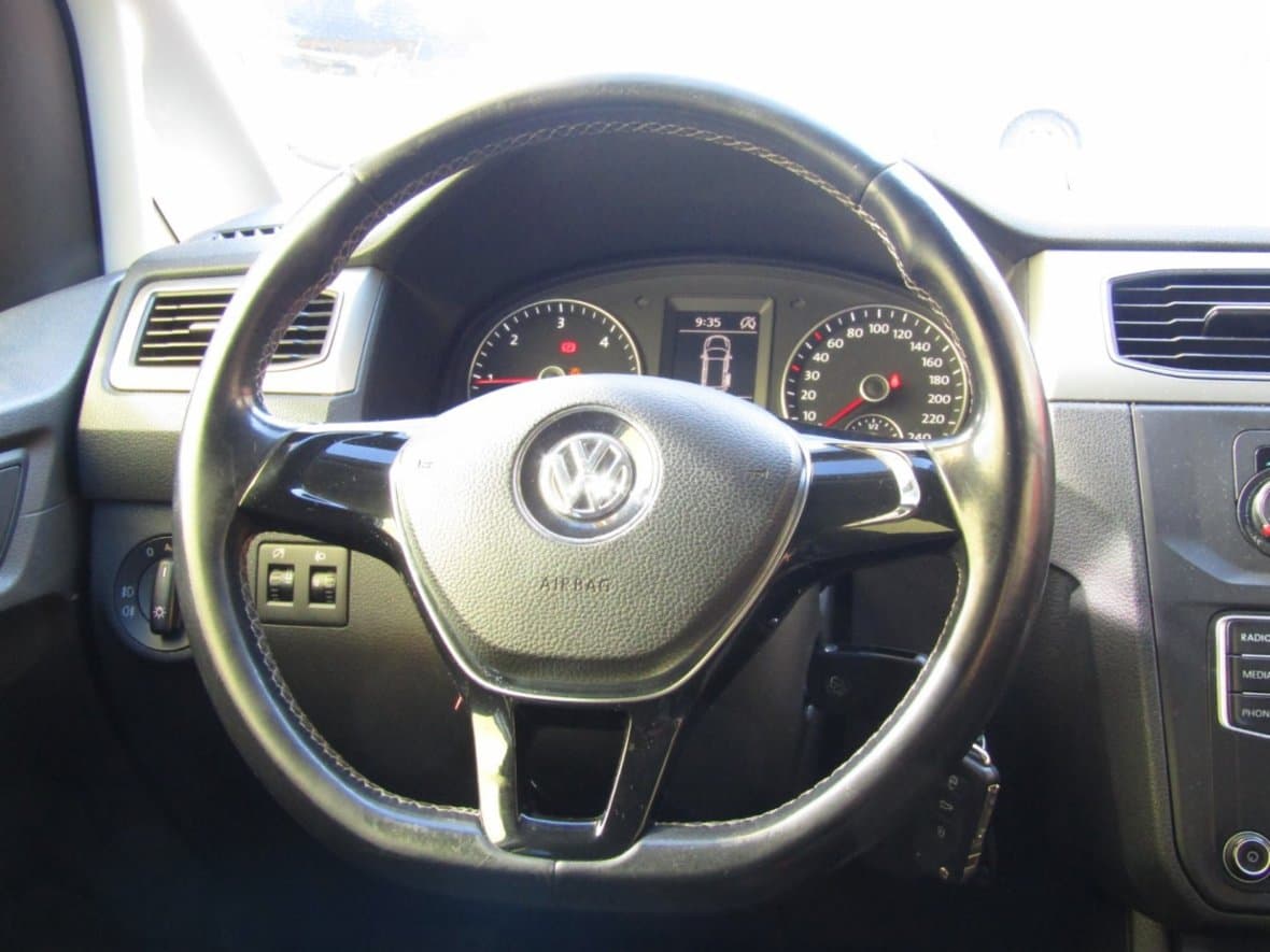 2015 Volkswagen Caddy - 16