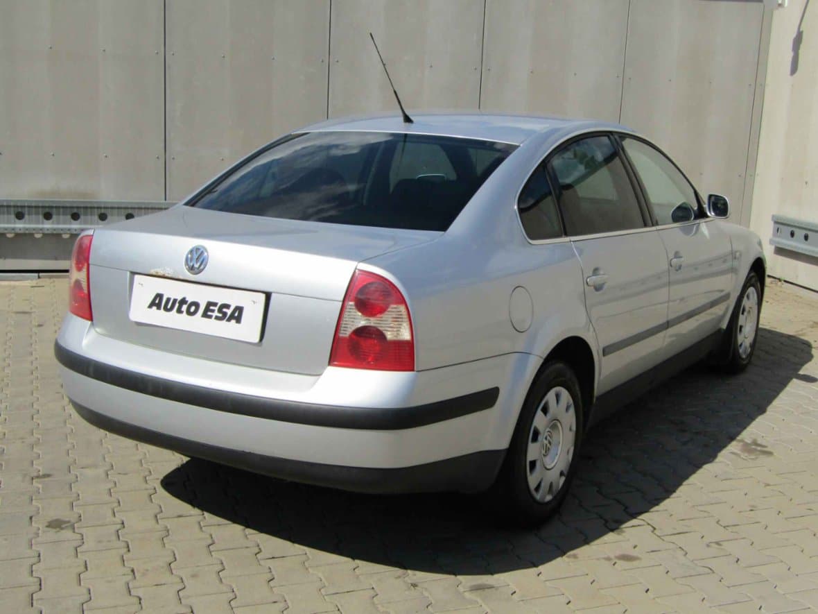 2002 Volkswagen PASSAT - 4