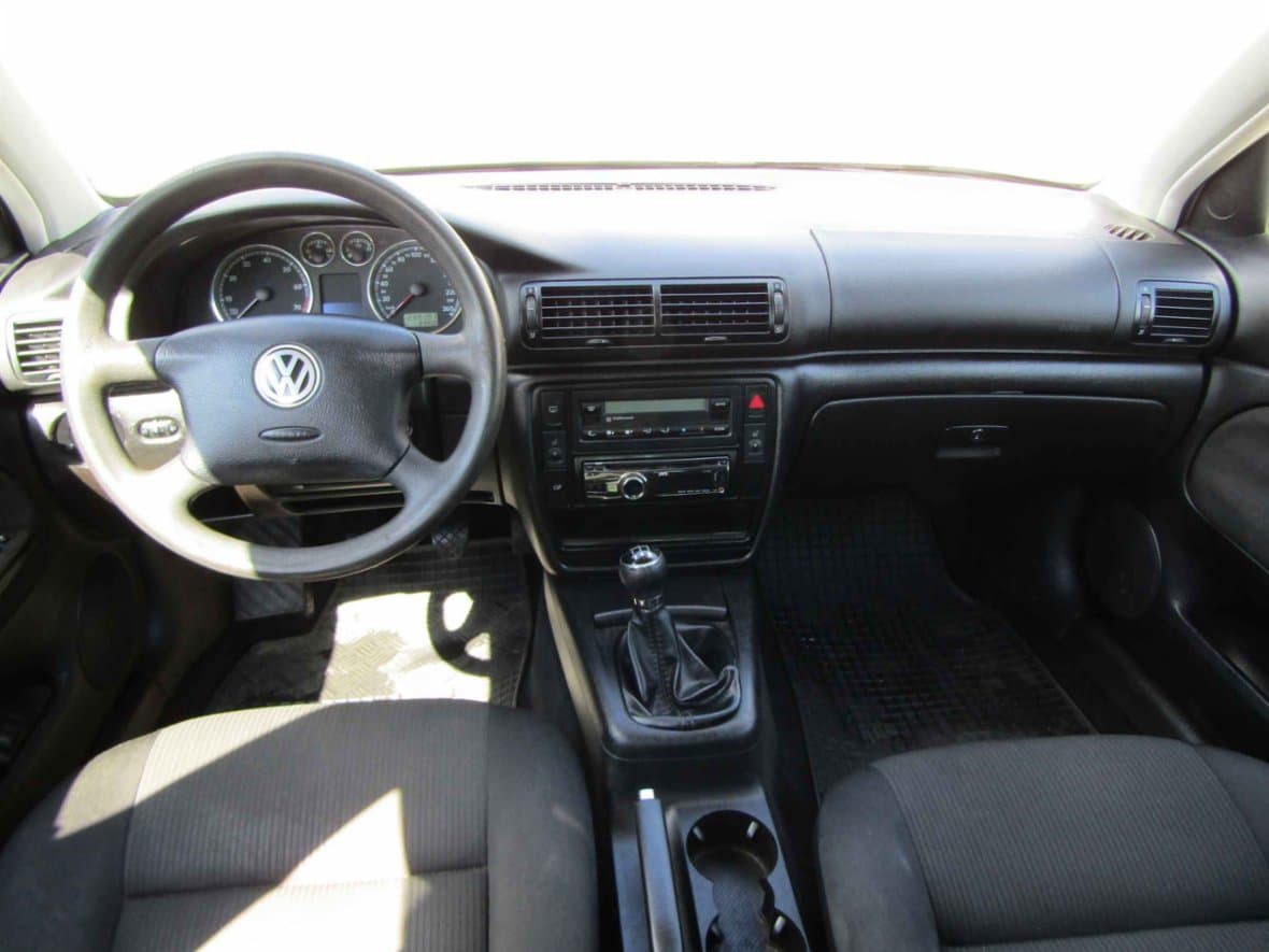 2002 Volkswagen PASSAT - 8