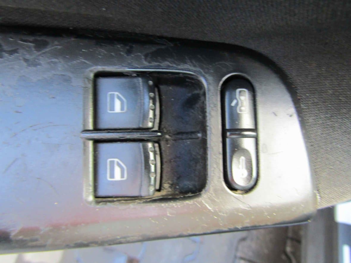 2002 Volkswagen PASSAT - 11
