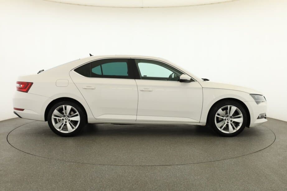 2017 Škoda SUPERB - 8