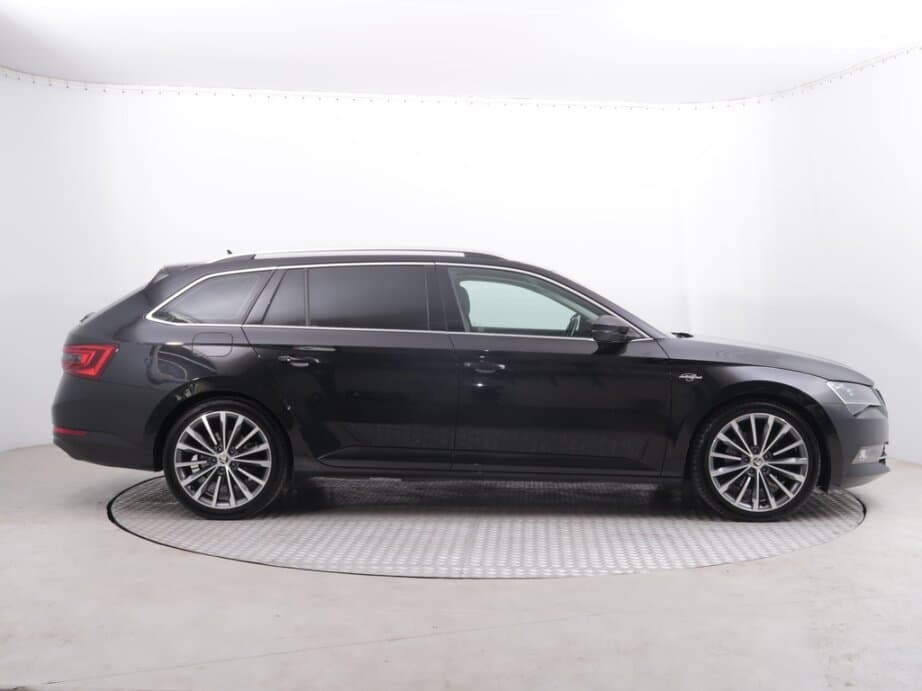 2017 Škoda SUPERB - 8
