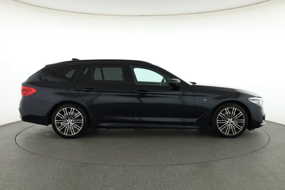 2020 BMW 5-SERIES - 8