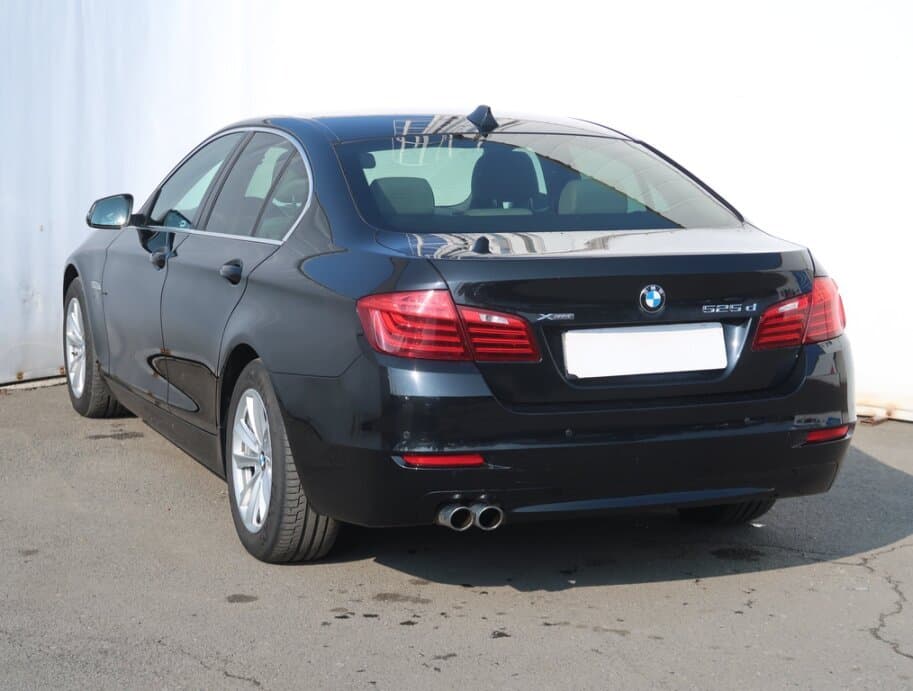 2016 BMW 5-SERIES - 5