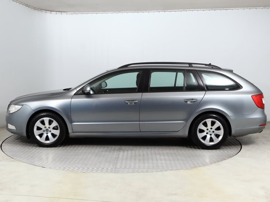 2011 Škoda SUPERB - 4