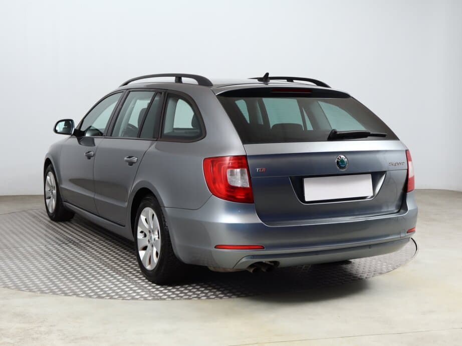 2011 Škoda SUPERB - 5