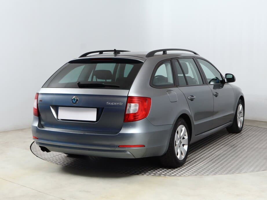 2011 Škoda SUPERB - 7