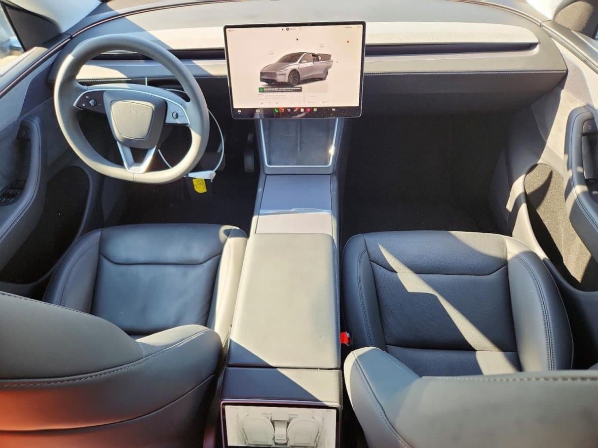 2025 Tesla MODEL Y - 8