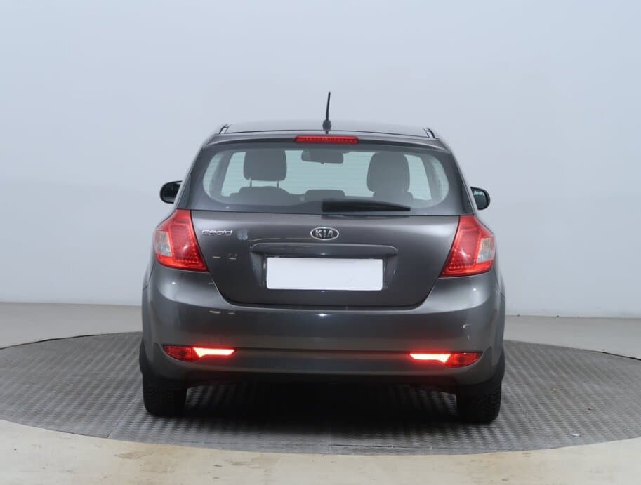 2010 Kia CEE'D - 6