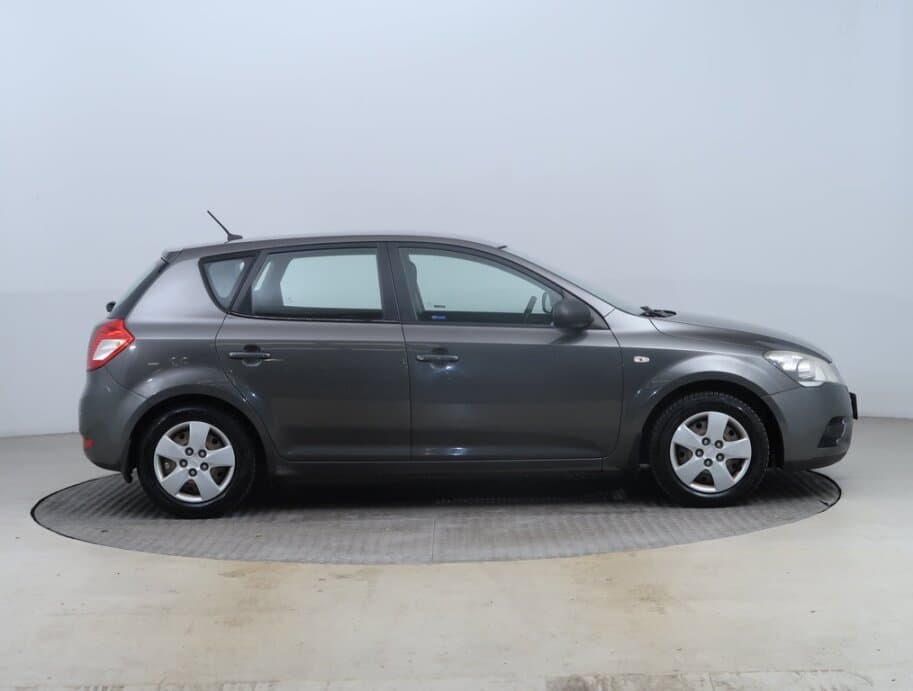2010 Kia CEE'D - 8
