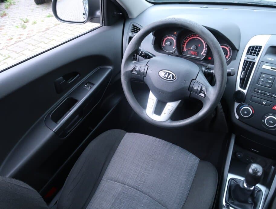 2010 Kia CEE'D - 9