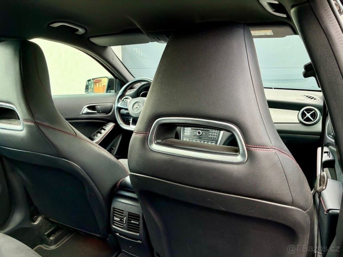 2017 Mercedes-Benz GLA - 10