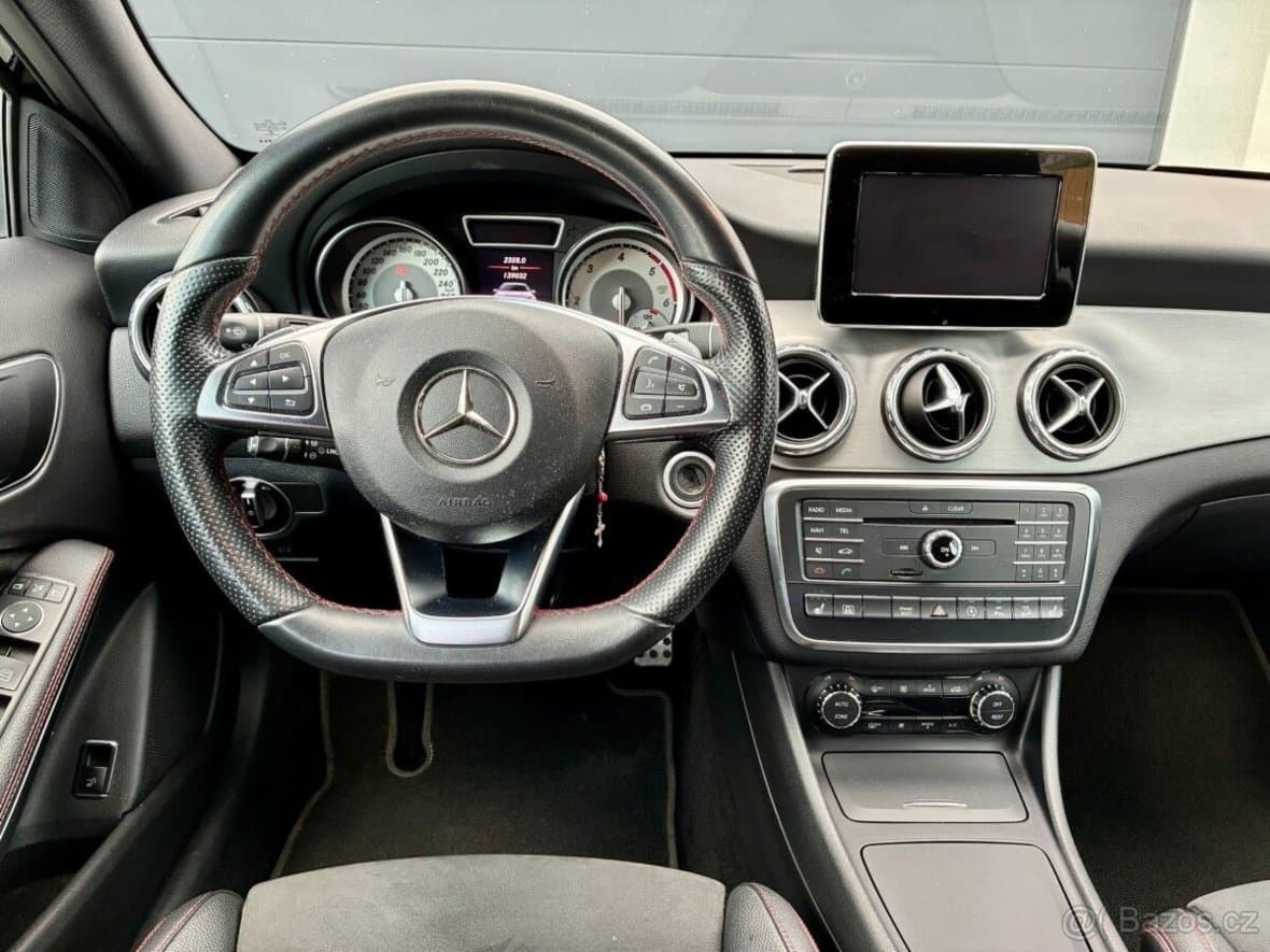 2017 Mercedes-Benz GLA - 11