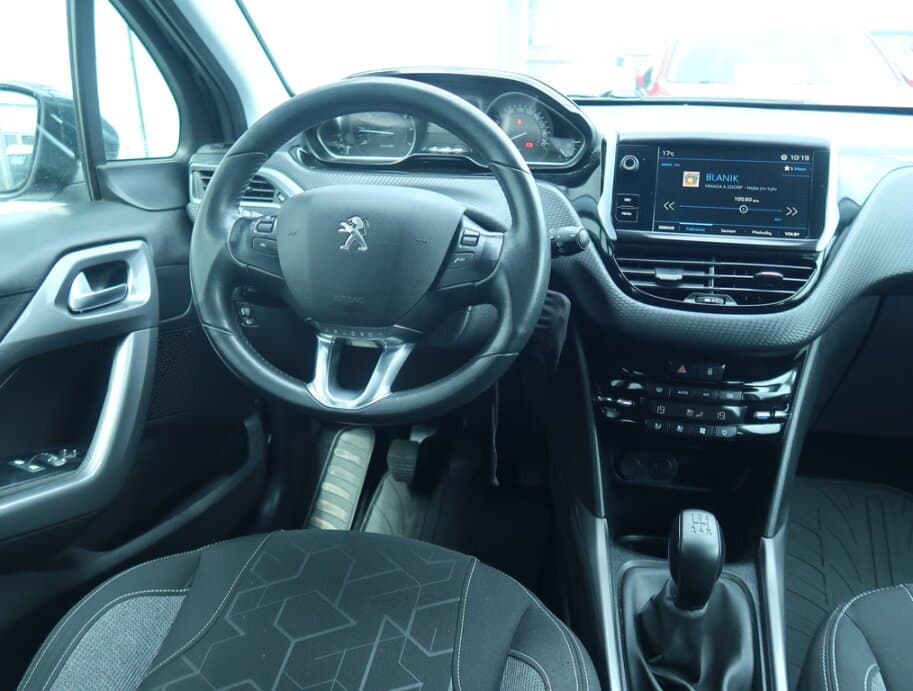 2019 Peugeot 2008 - 9