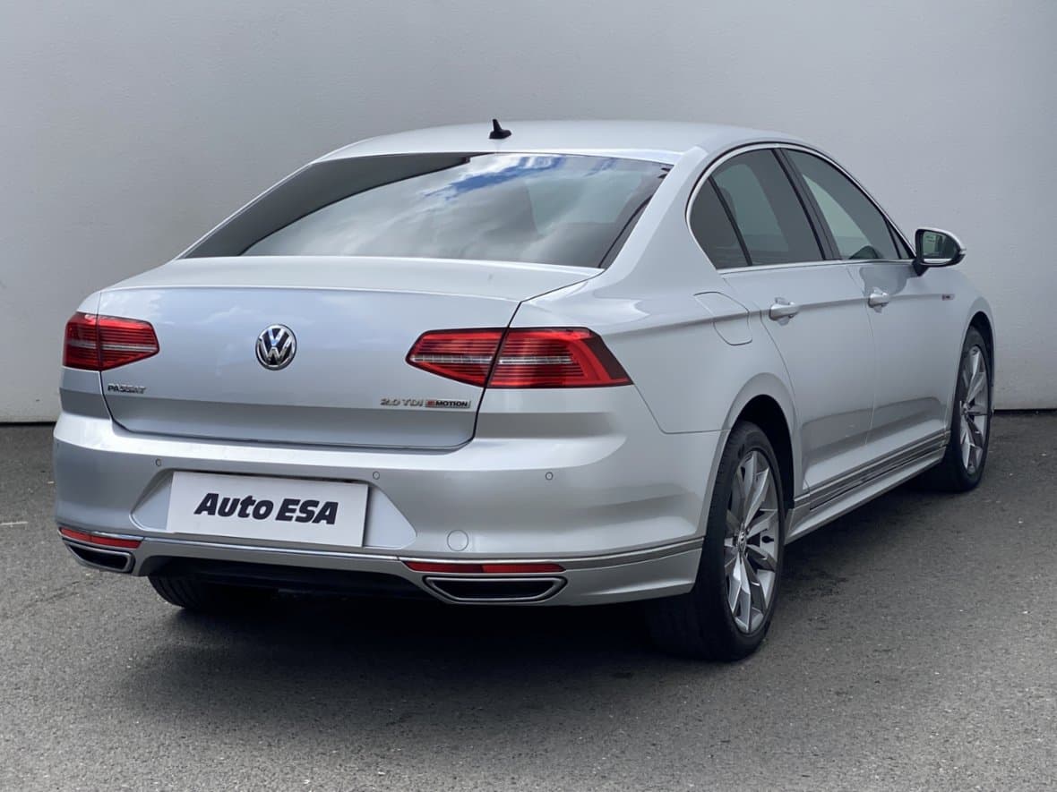 2016 Volkswagen PASSAT - 4