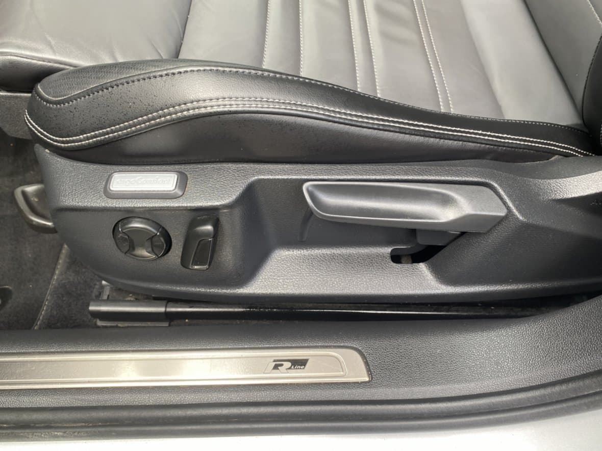 2016 Volkswagen PASSAT - 14