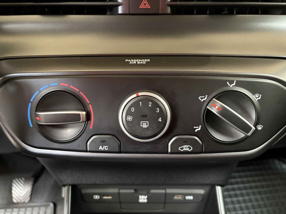 2020 Hyundai i20 - 13