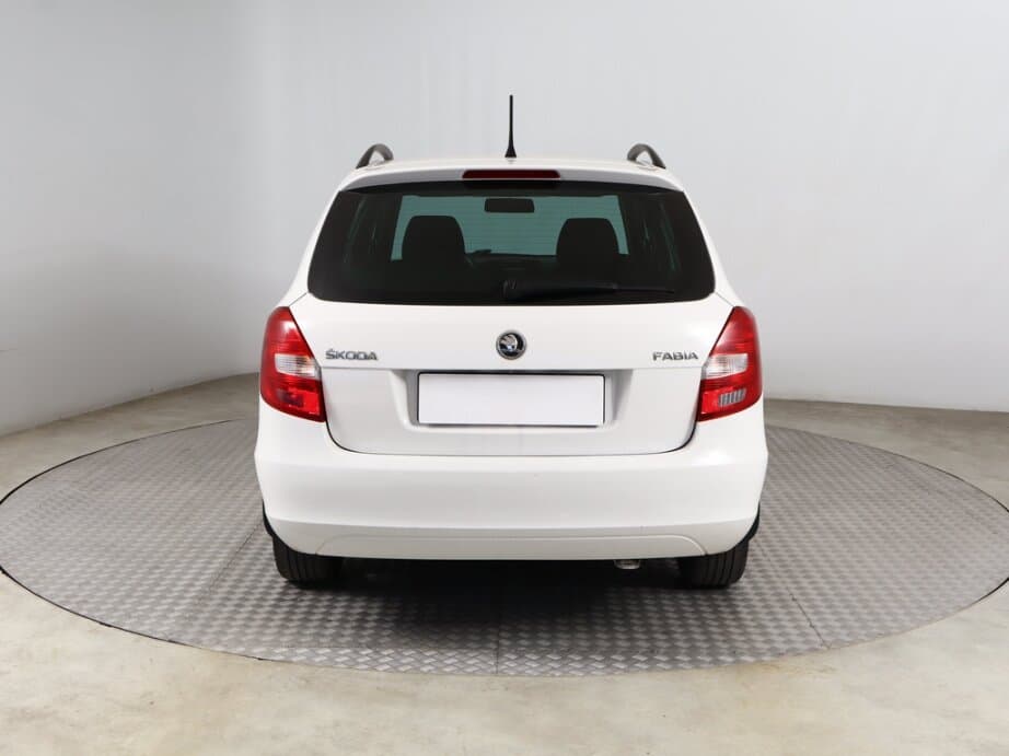 2014 Škoda FABIA - 6