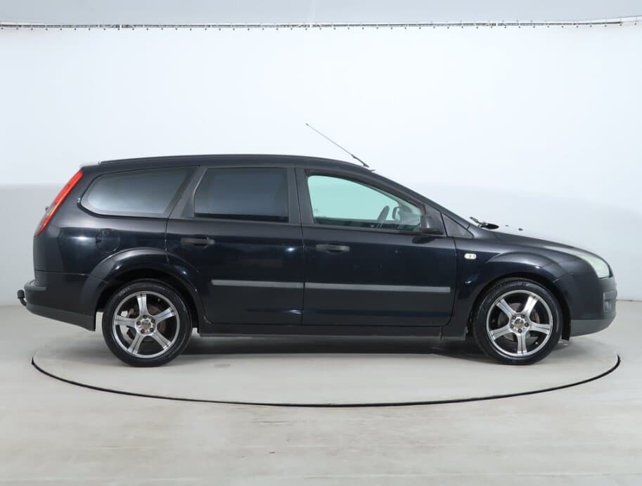 2006 Ford FOCUS - 8