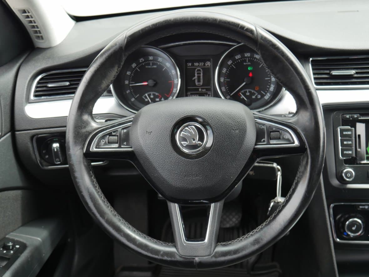2015 Škoda SUPERB - 14