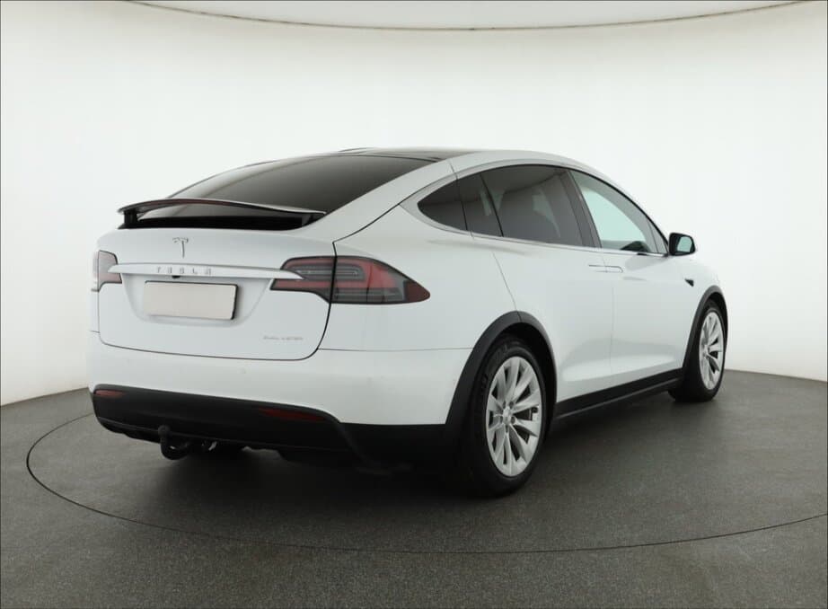 2020 Tesla MODEL X - 7