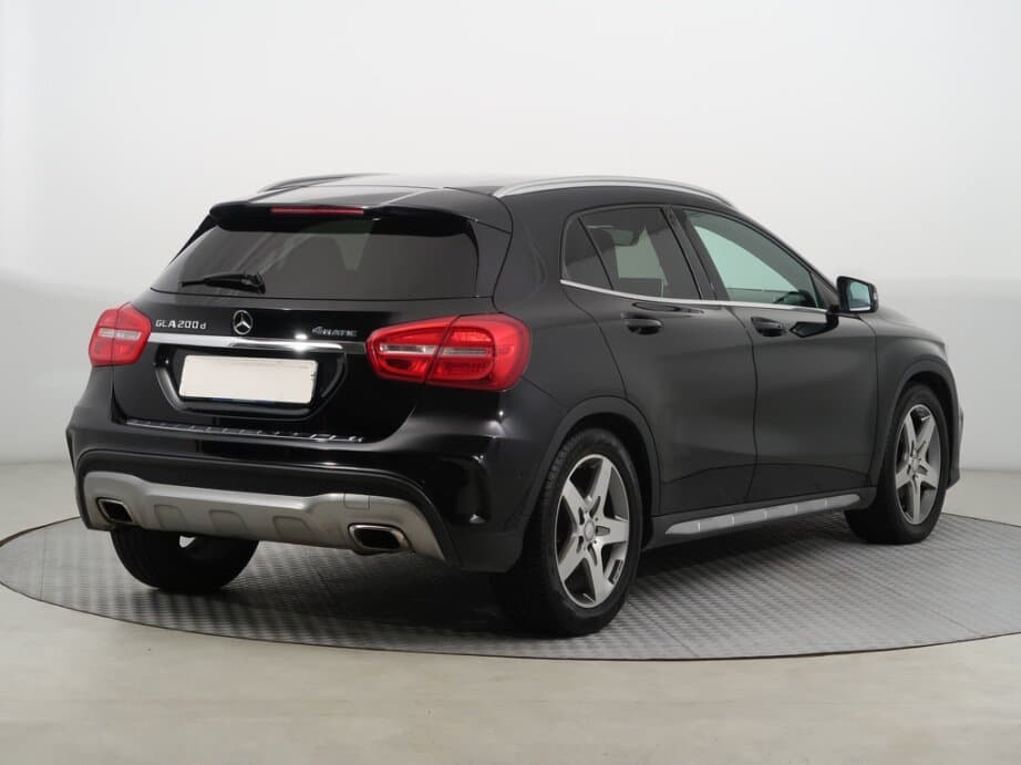 2017 Mercedes-Benz GLA - 19