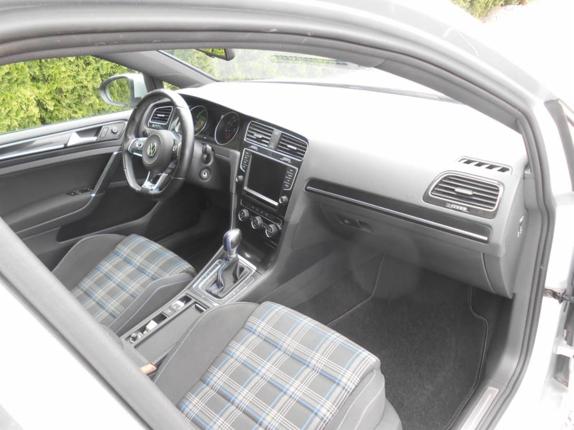 2016 Volkswagen GOLF - 15