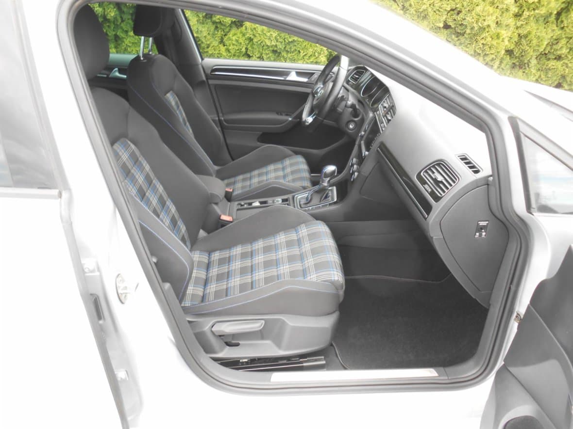 2016 Volkswagen GOLF - 17