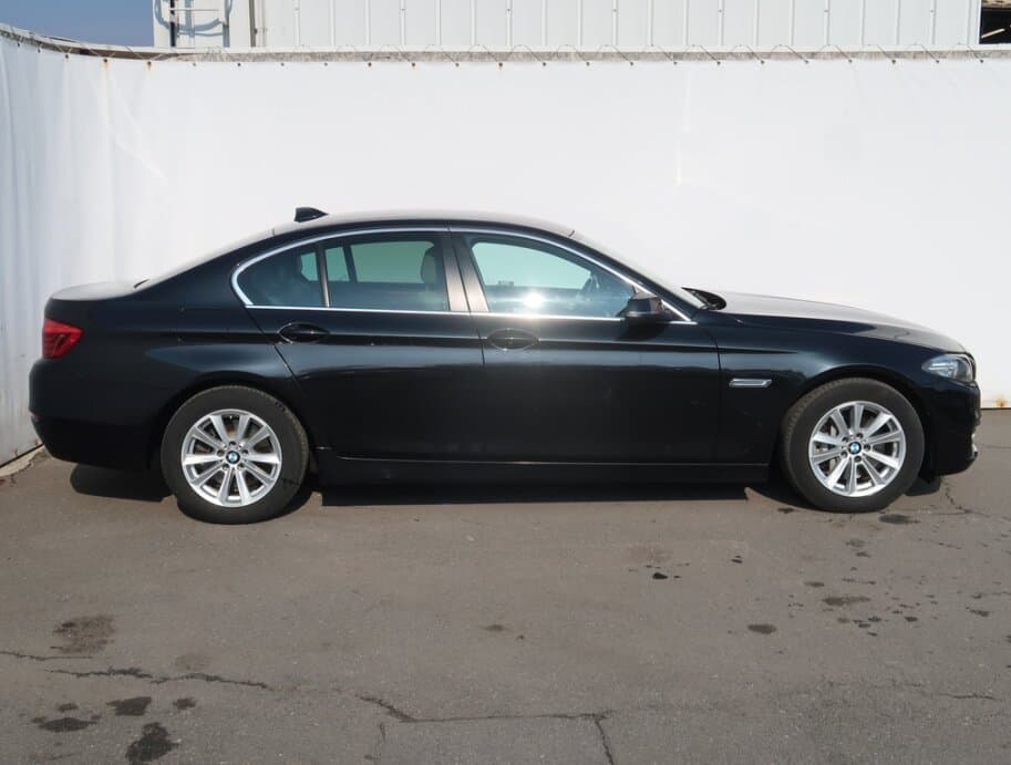 2016 BMW 5-SERIES - 8