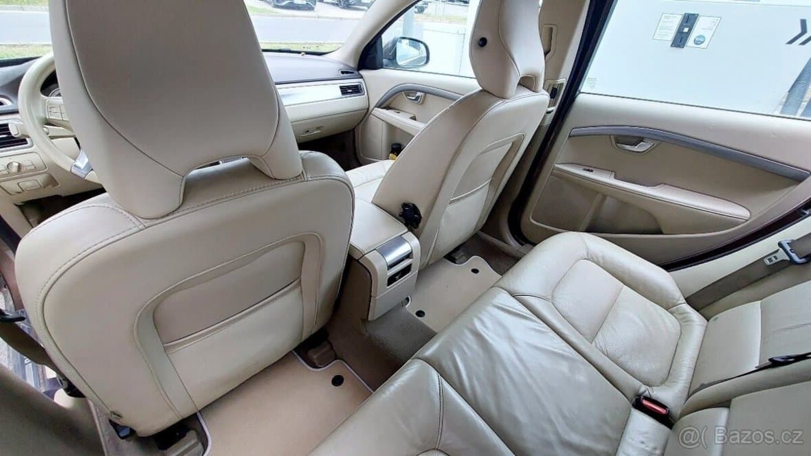 2013 Volvo V70 - 3