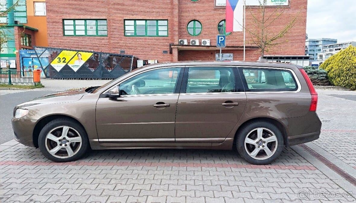2013 Volvo V70 - 8