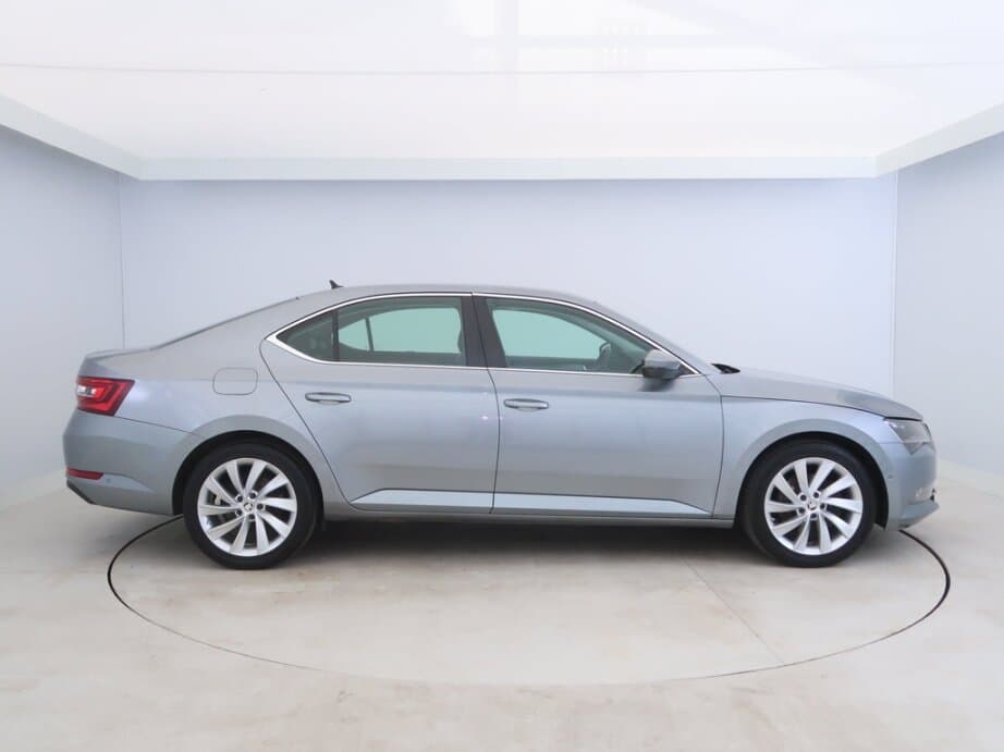 2015 Škoda SUPERB - 8