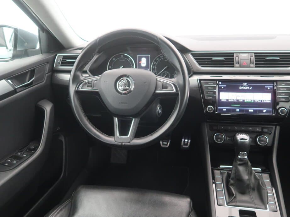 2015 Škoda SUPERB - 9