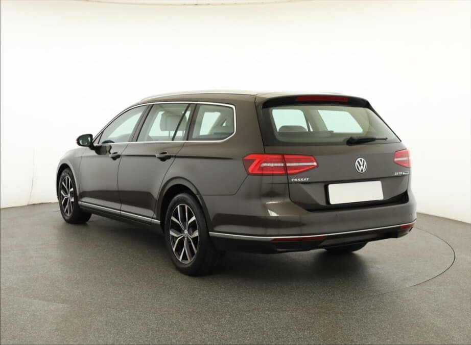 2015 Volkswagen PASSAT - 5