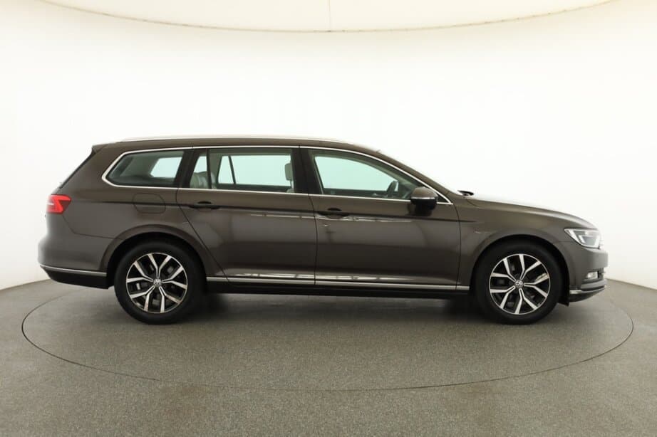 2015 Volkswagen PASSAT - 8