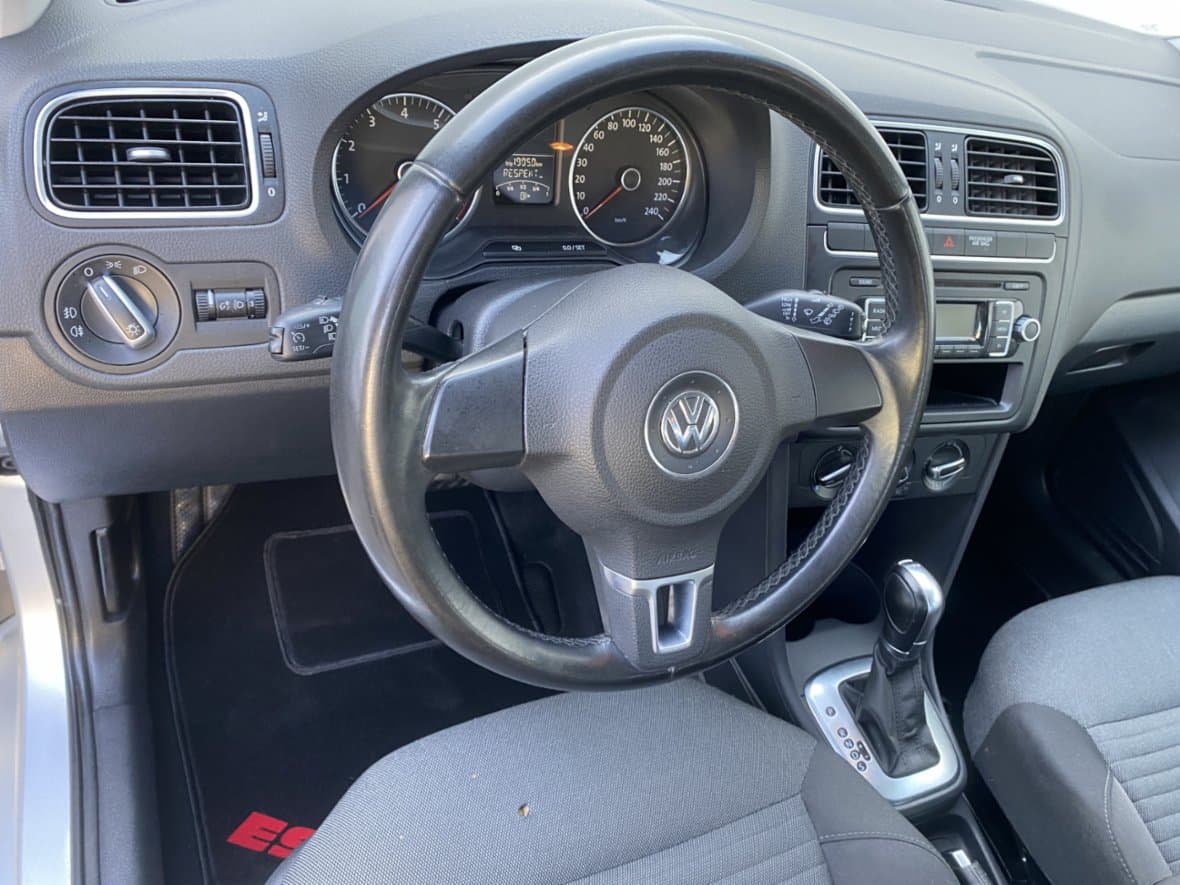 2011 Volkswagen POLO - 12