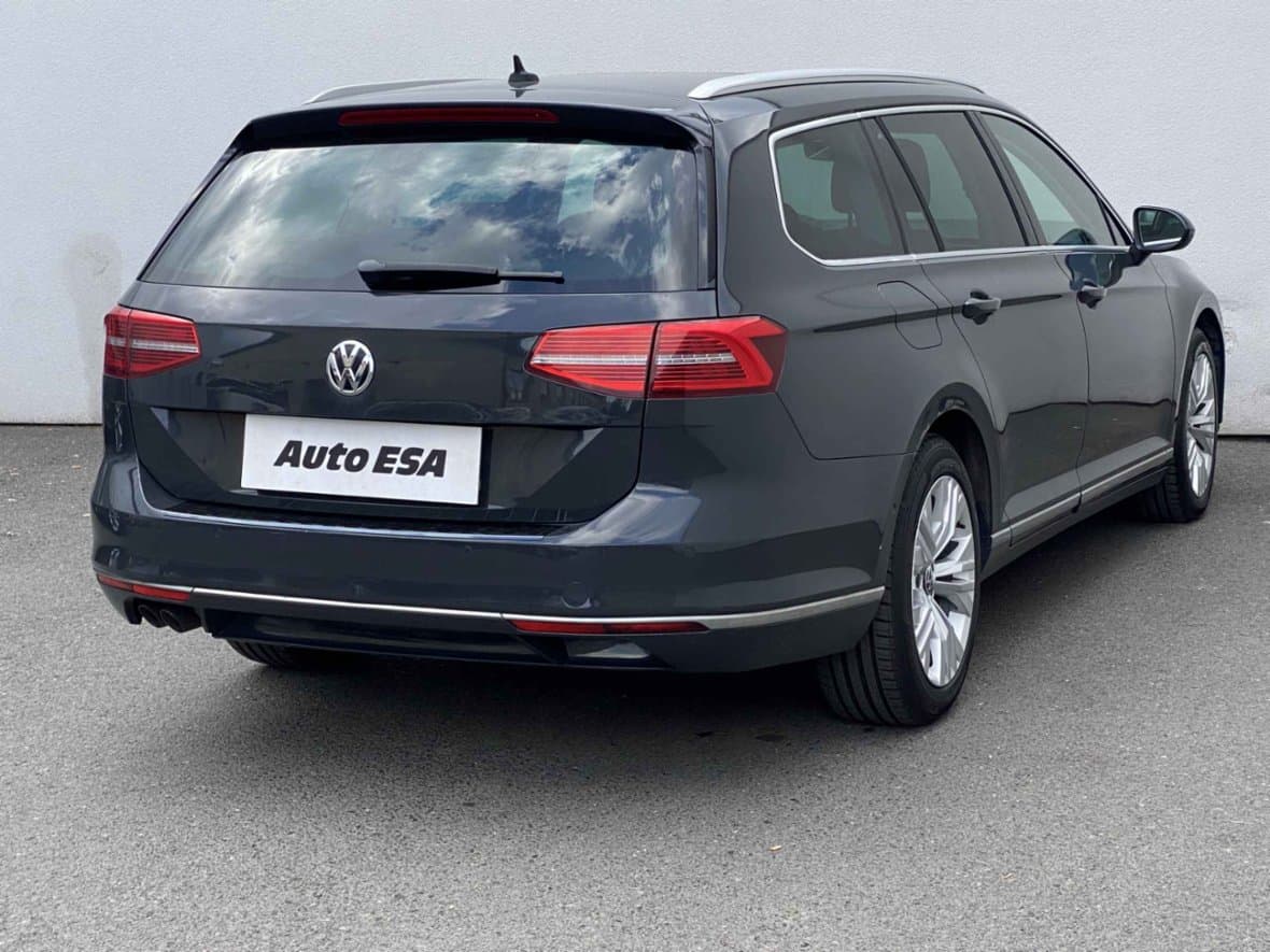 2016 Volkswagen PASSAT - 4