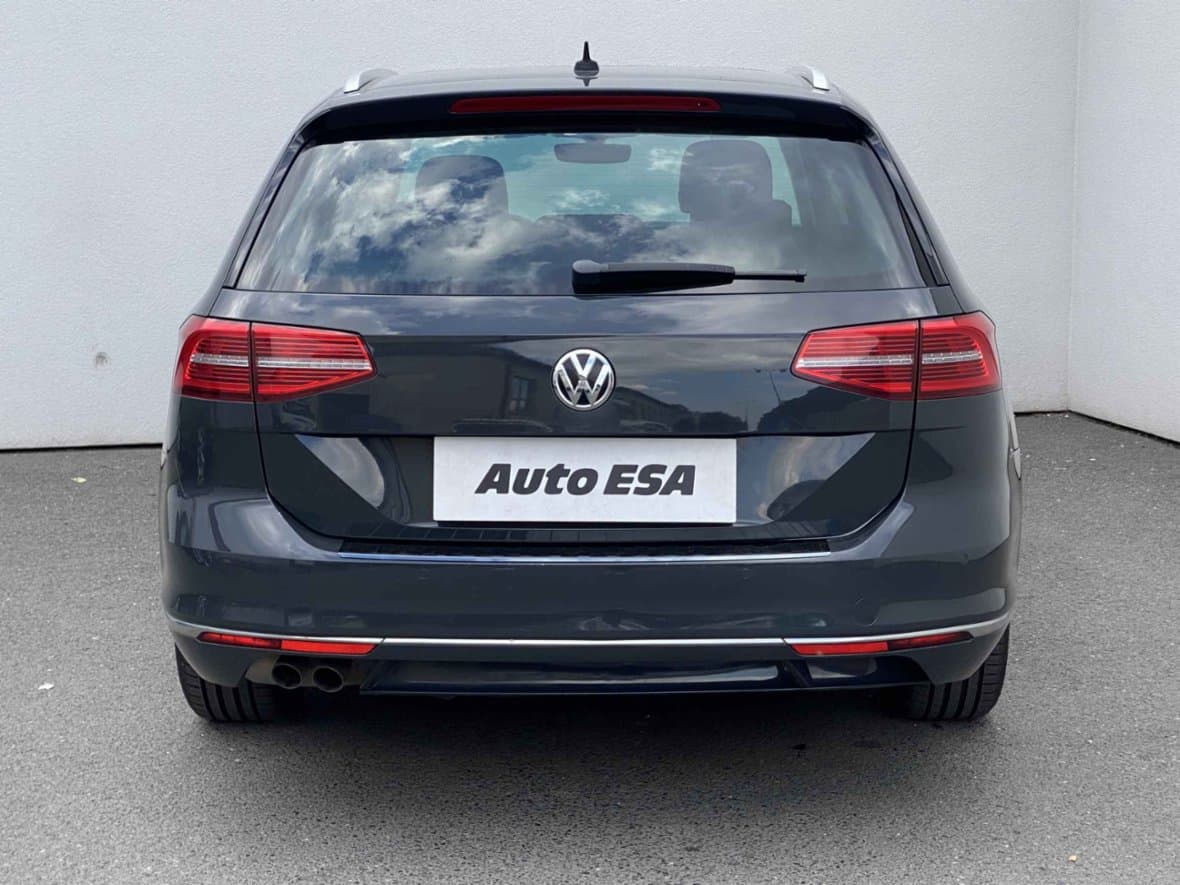 2016 Volkswagen PASSAT - 5