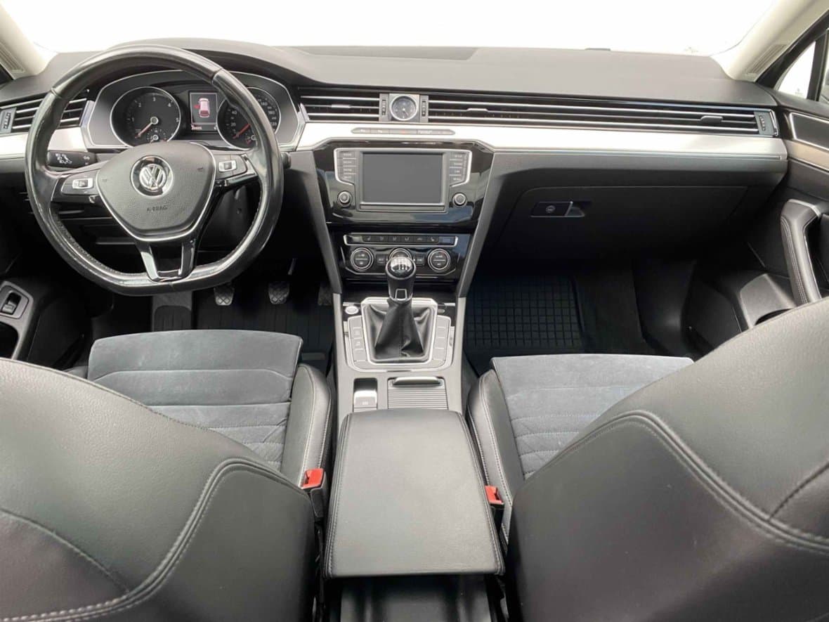 2016 Volkswagen PASSAT - 8